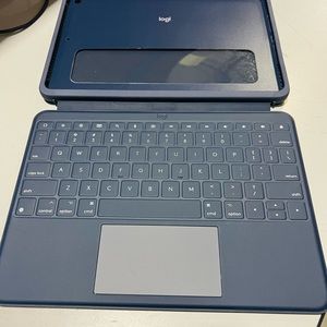 Logitech Rugged Combo 3 Touch Keyboard Case for 10.2" iPad 7th 8th 9th G…